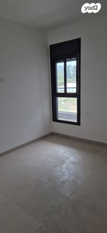 דירה, יצחק שמיר, עפולה