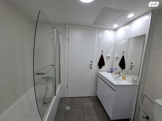 דירה, אהבת אדם, שרונה, כפר יונה