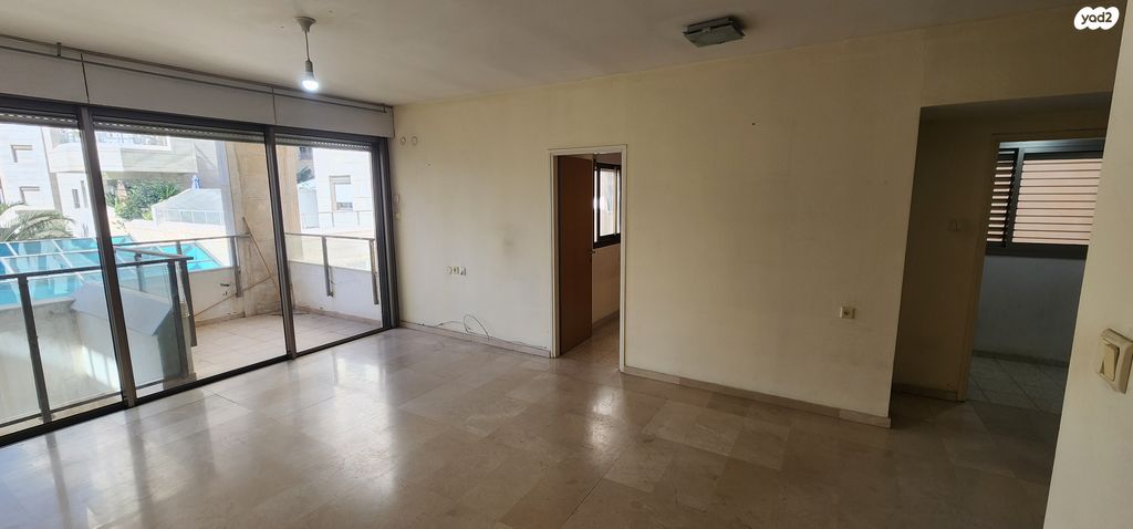 לוין קיפניס 3