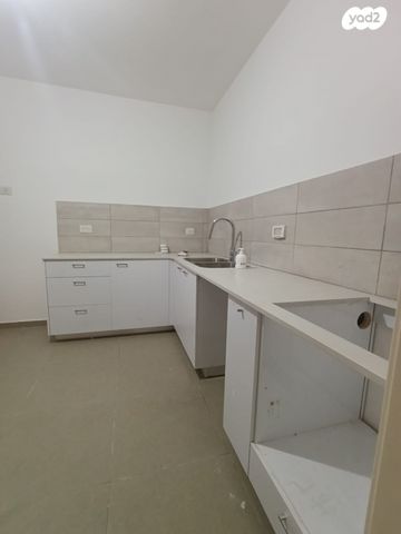 אדמונד סחייק 