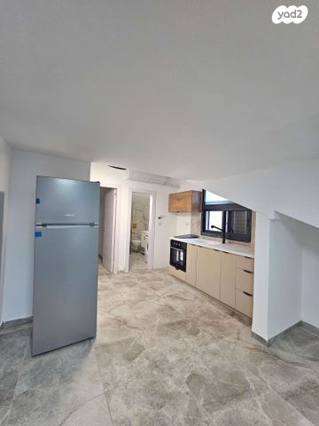 יחידת דיור, בעל שם טוב, מרכז העיר, קרית אתא