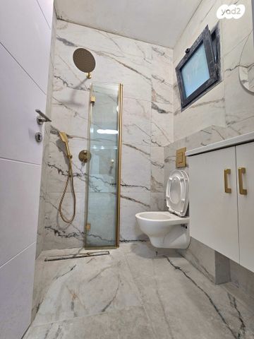 יחידת דיור, בעל שם טוב, מרכז העיר, קרית אתא