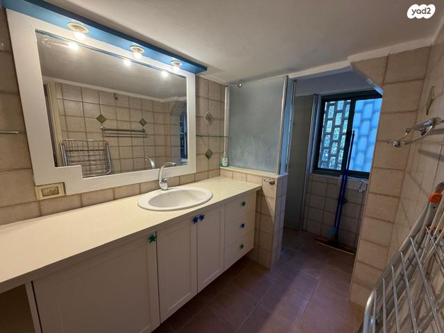 דירת גן, השקדים 5, טבעון הוותיקה, קרית טבעון