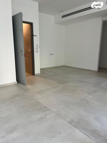 דירה, ז'בוטינסקי 10, מרכז דרום, רעננה