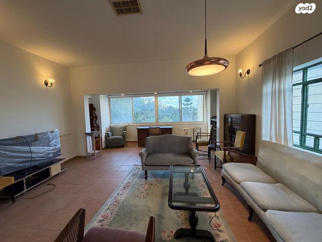 דירת גן, השקדים 5, טבעון הוותיקה, קרית טבעון