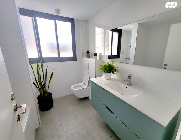 דירה, בורוכוב, קרית אליהו גולומב, רעננה