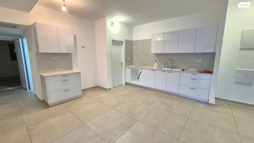 דירה, דרך ארץ, עיר היין, אשקלון