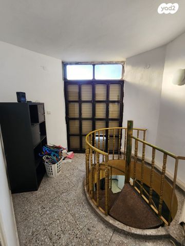 דירה, הראשונים, אור יהודה