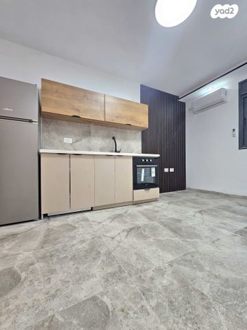 יחידת דיור, בעל שם טוב, מרכז העיר, קרית אתא