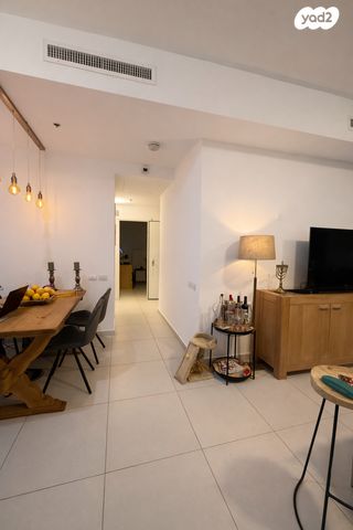 דירה, דרך מנחם בגין 160, מונטיפיורי, הרכבת, תל אביב יפו