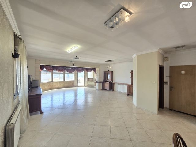 דירת גן, ברכה צפירה, רמת שרת, ירושלים