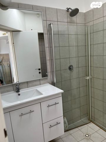 דופלקס, קרית הפרחים - 2005, רעננה