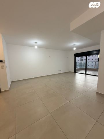 דירה, דרך ארץ, עיר היין, אשקלון