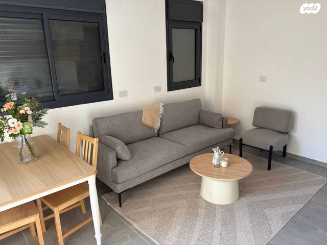 דירת גן, י"א באדר 17, נגבה, רמת גן