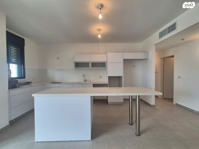 דירה, יונה וולך, גרין פארק החדשה, הוד השרון