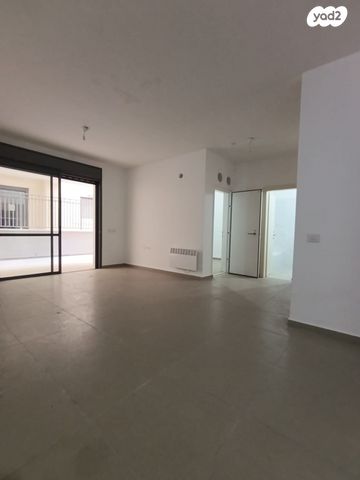 אדמונד סחייק 