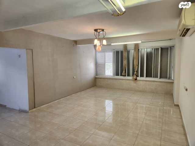 הרב חי טייב 