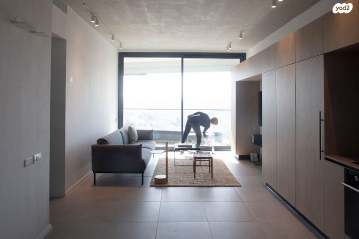 דרך מנחם בגין 158