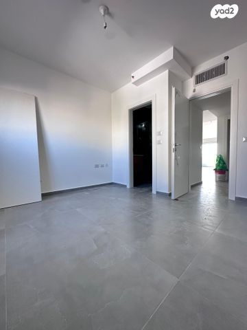 דירה, פנחס רוטנברג, נגבה, רמת גן