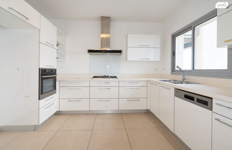 דירה, שמעון ויזנטל, הרצליה