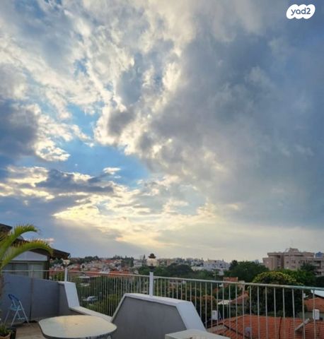 דירה, יצחק שדה, נווה עמל, הרצליה