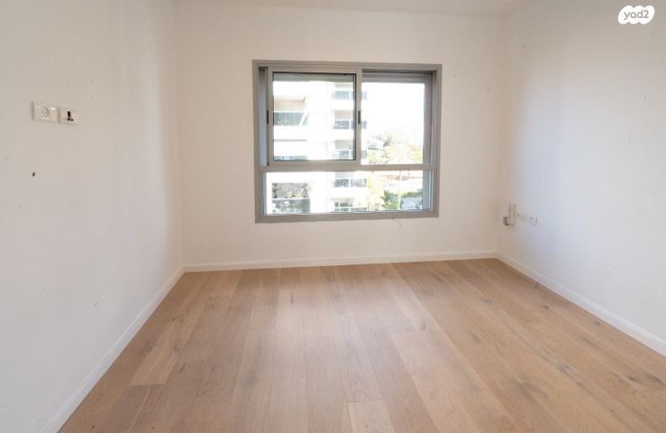 דירה, שמעון ויזנטל, הרצליה