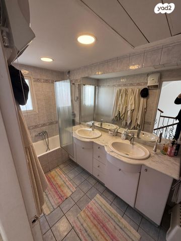 דו משפחתי, שכונת הותיקים, רמת גן