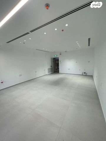 משרדים, שושנה דמארי 1, משכנות האומנים, קרית מוצקין