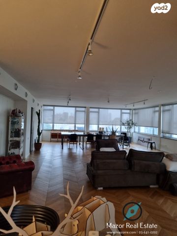 משרדים, מונטיפיורי, הרכבת, תל אביב יפו