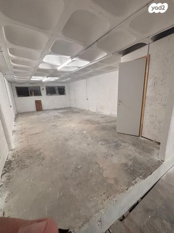 חנויות/ שטח מסחרי, דרך קיבוץ גלויות, גבעת הרצל, אזור המלאכה יפו, תל אביב יפו