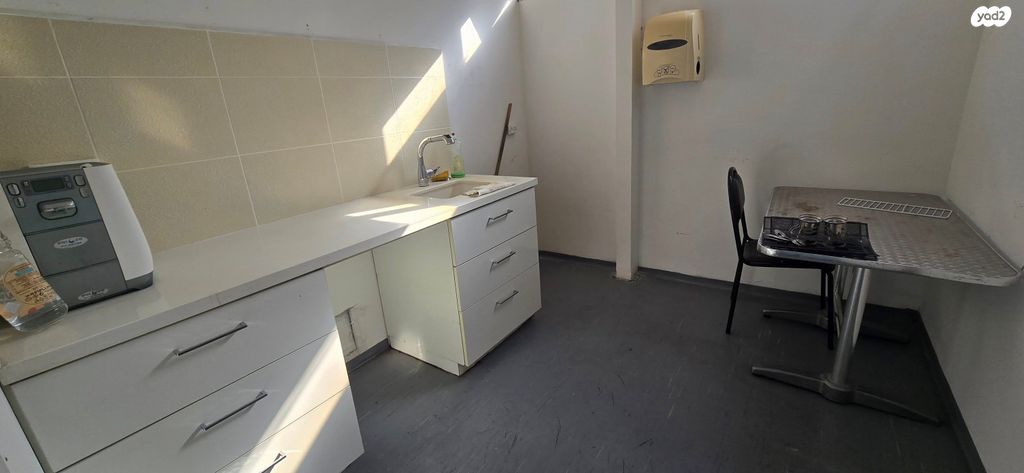 מבני תעשיה, אזור תעשיה כרמיאל, כרמיאל