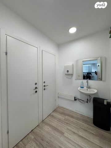 משרדים, פועלים ב, כפר סבא