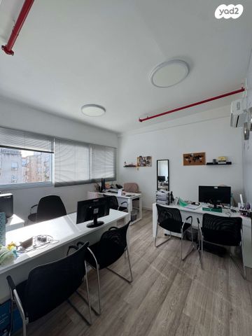 משרדים, פועלים ב, כפר סבא