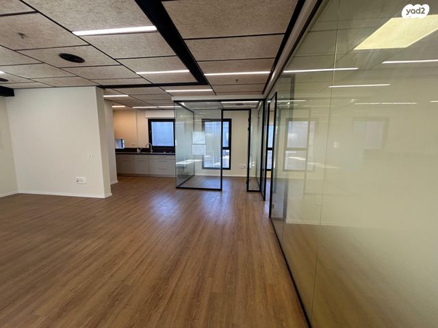 משרדים, בורסה, רמת גן