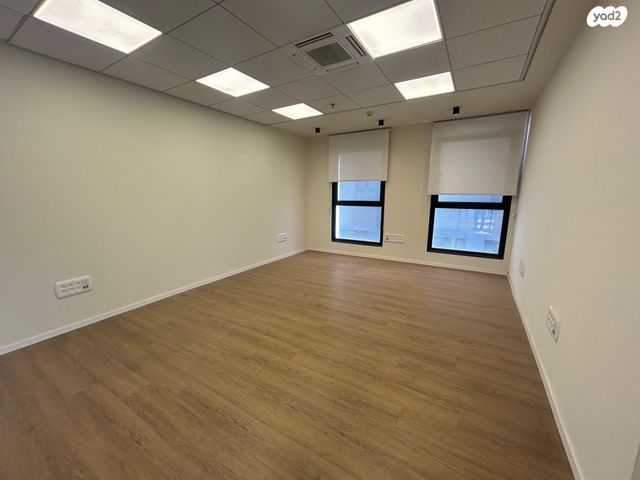 משרדים, בורסה, רמת גן