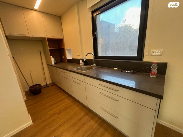 משרדים, בורסה, רמת גן