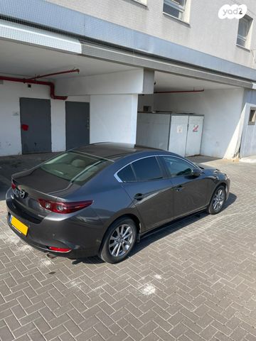 מודעת רכב מאזדה 3