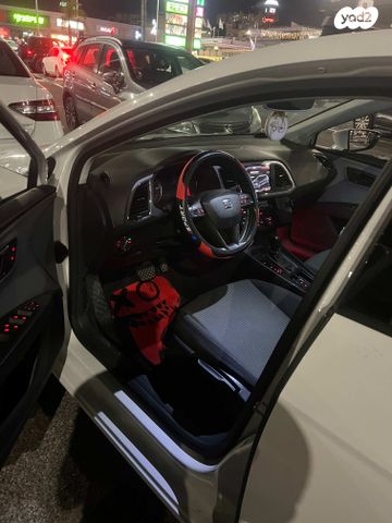 מודעת רכב סיאט לאון