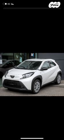 טויוטה אייגו X