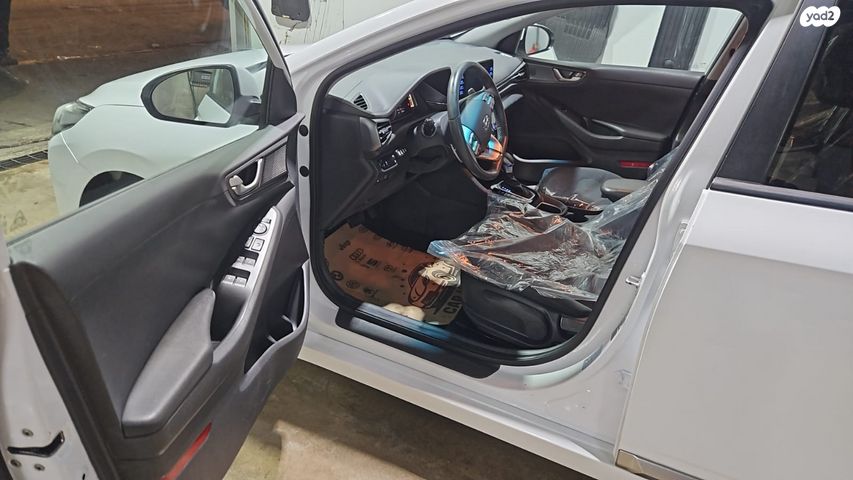 יונדאי איוניק