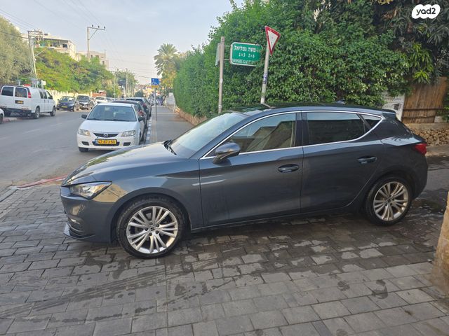 מודעת רכב סיאט לאון