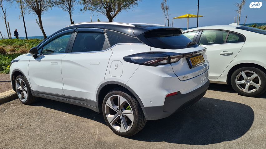 מודעת רכב ג׳ילי Geometry C