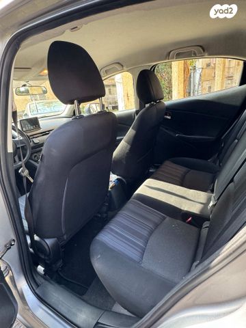 מודעת רכב מאזדה 2