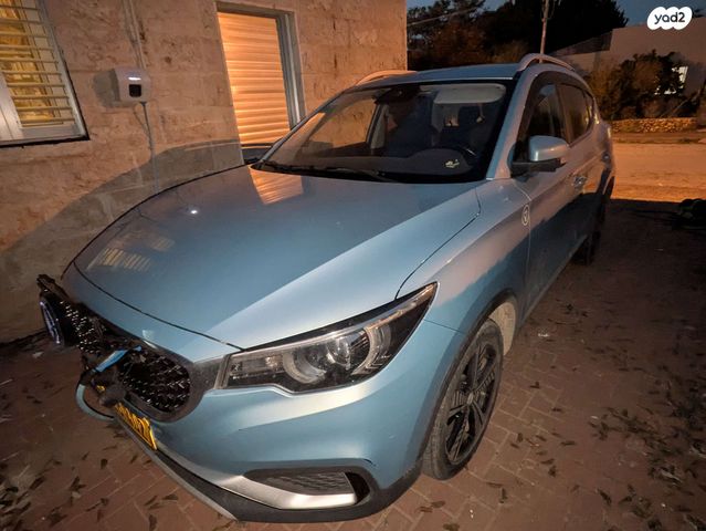 מודעת רכב אם ג'י ZS