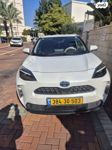 מודעת רכב טויוטה יאריס קרוס