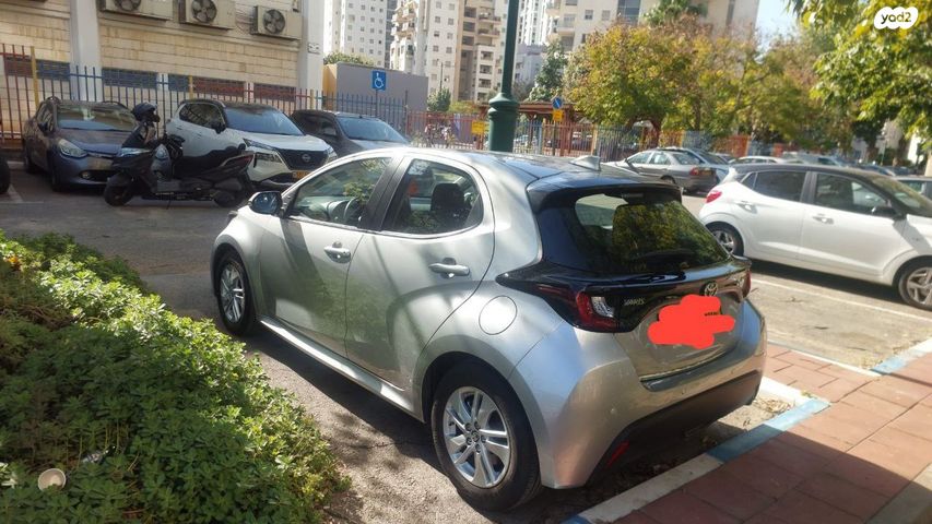 טויוטה יאריס