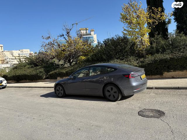 מודעת רכב טסלה מודל 3