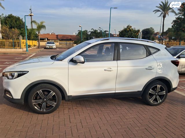 מודעת רכב אם ג'י ZS