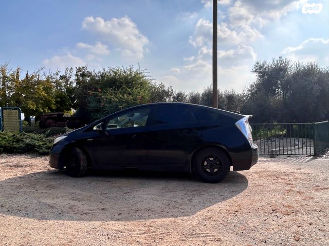 מודעת רכב טויוטה פריוס