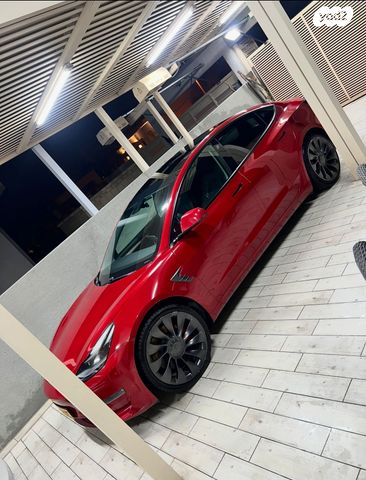 מודעת רכב טסלה מודל 3